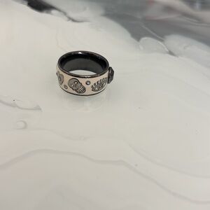 Henri Bendel size 8 ring